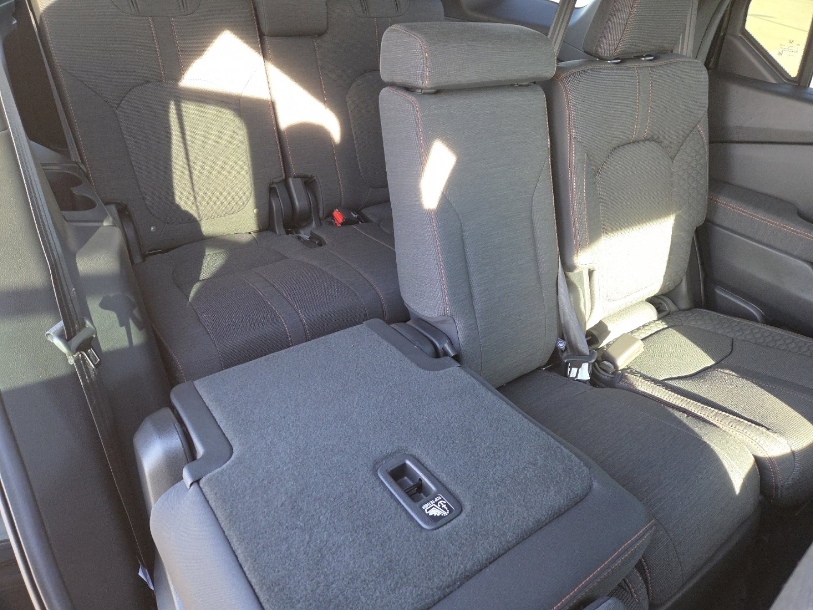 Used 2025 Honda Pilot Sport image 23