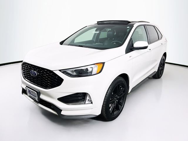Used 2022 Ford Edge ST-Line w/ Class II Trailer Tow Package image 3