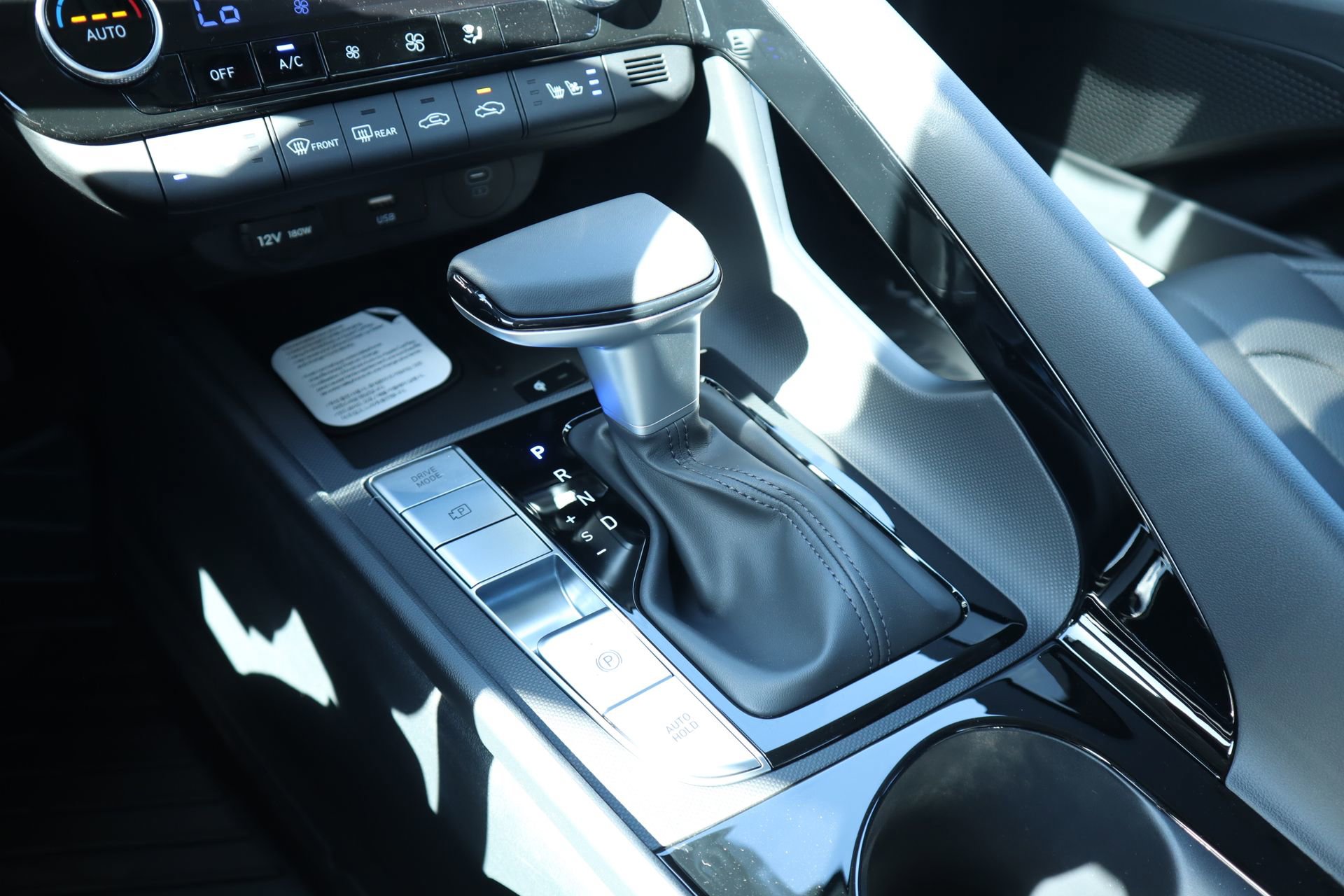 New 2026 Hyundai Elantra Limited image 8