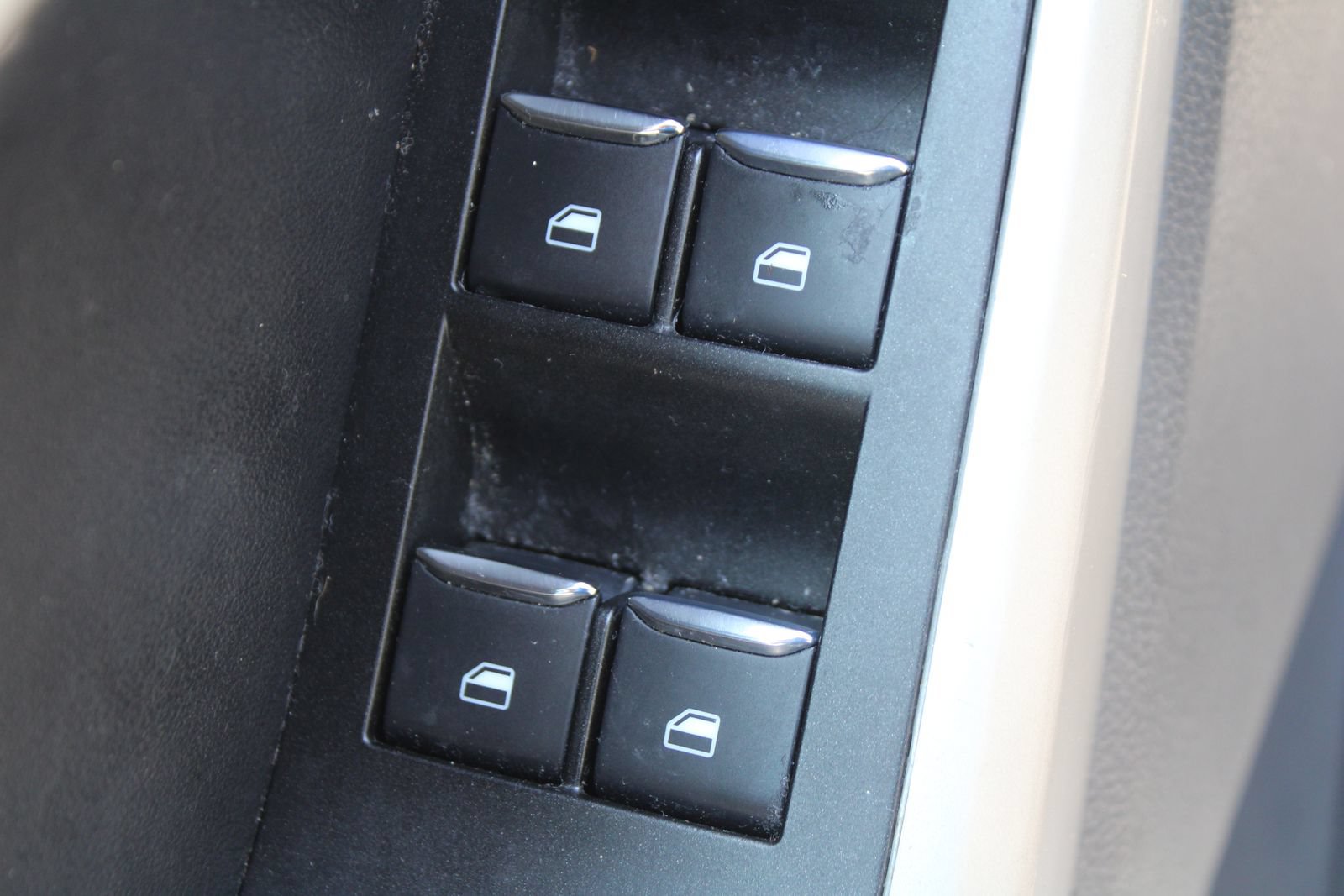 Used 2022 Ford Explorer XLT w/ Equipment Group 202A AWD/4WD image 20