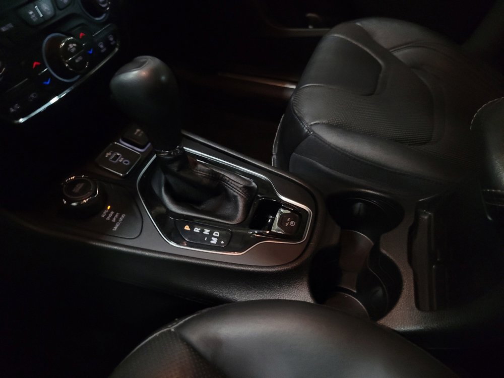 Used 2021 Jeep Cherokee Limited w/ Elite Package image 26