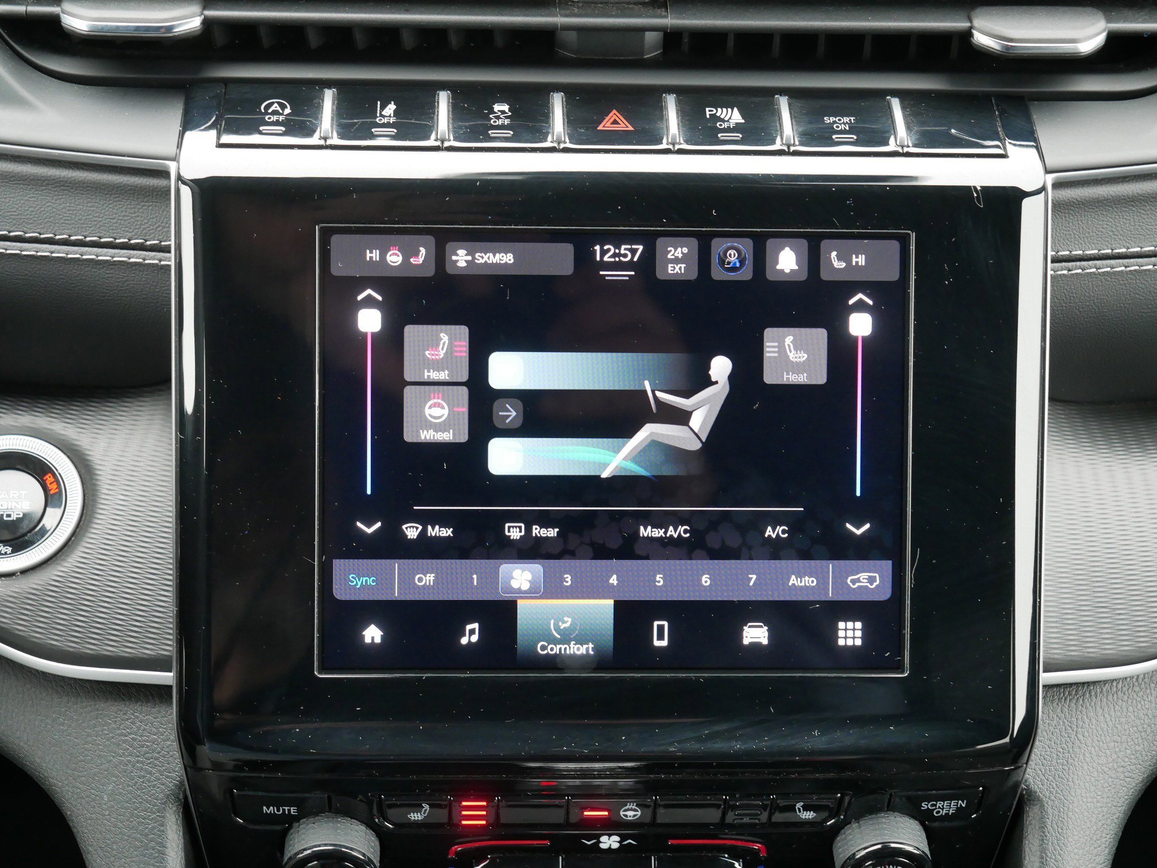 Used 2024 Jeep Grand Cherokee Altitude image 23