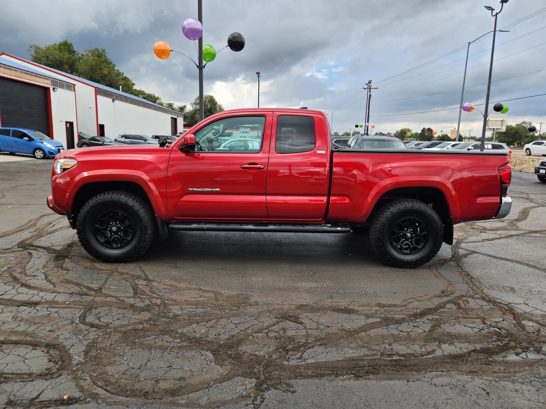 Used 2019 Toyota Tacoma SR5 AWD/4WD image 8