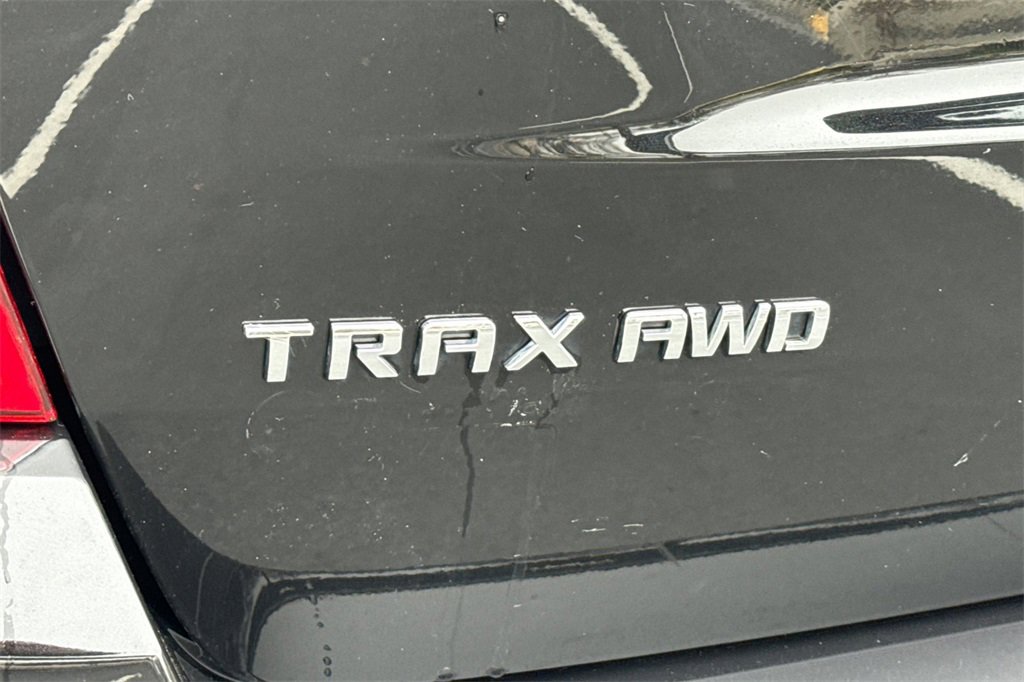Used 2022 Chevrolet Trax LT w/ Midnight Edition image 12