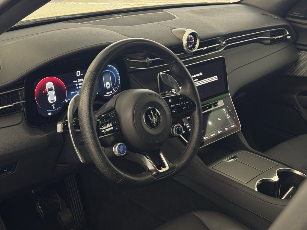 Used 2024 Maserati Grecale GT image 8