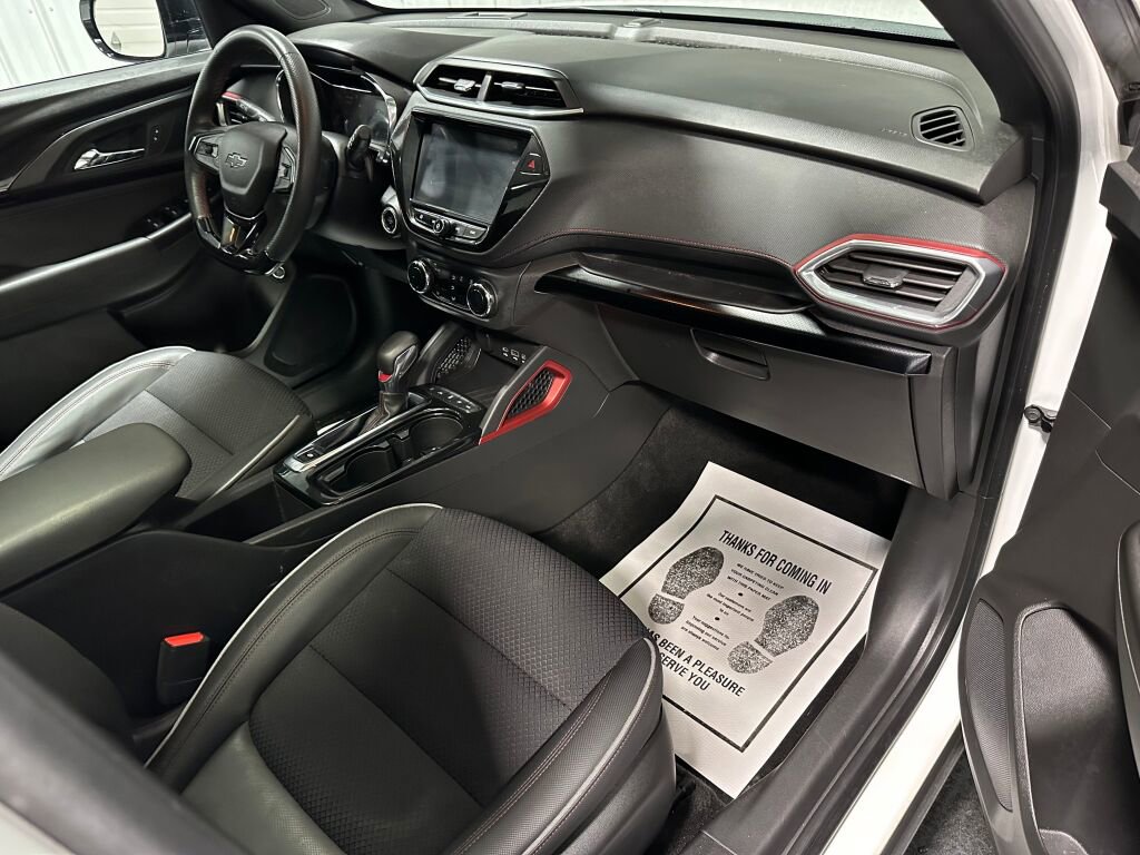 Used 2023 Chevrolet TrailBlazer RS w/ Sun and Liftgate Package image 7