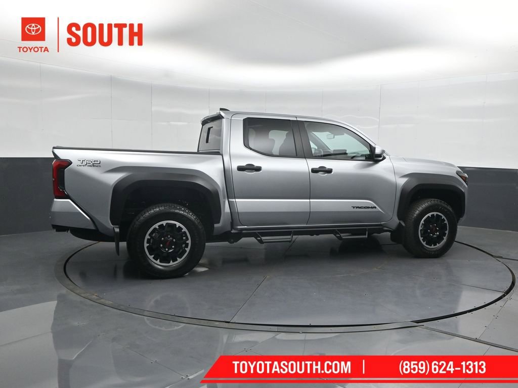 Used 2025 Toyota Tacoma TRD Off-Road w/ TRD Off Road Upgrade Package image 3