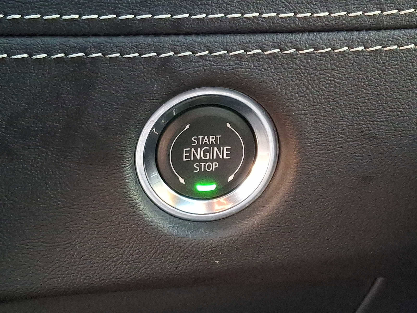 Certified 2025 Cadillac Escalade Premium Luxury image 24