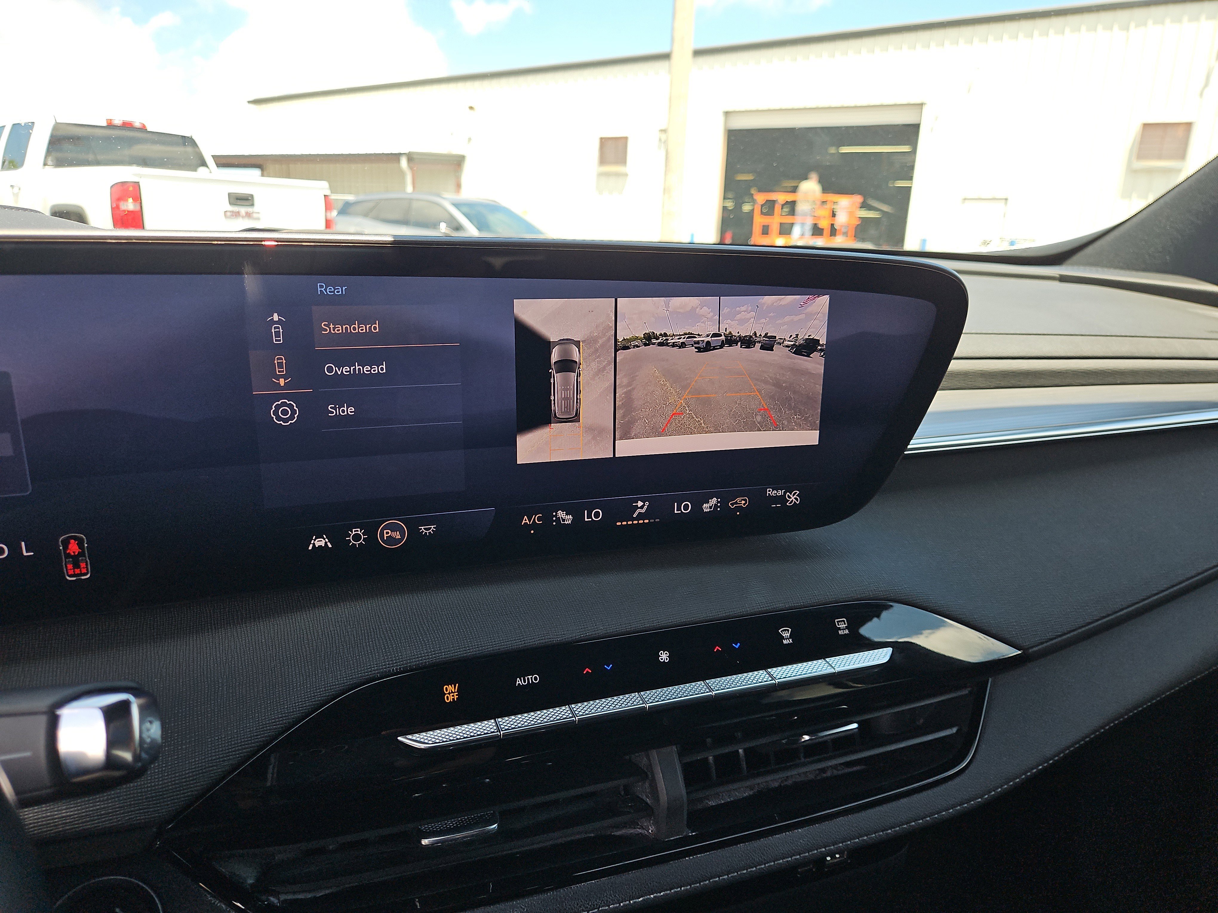 Used 2025 Buick Enclave Preferred FWD image 26
