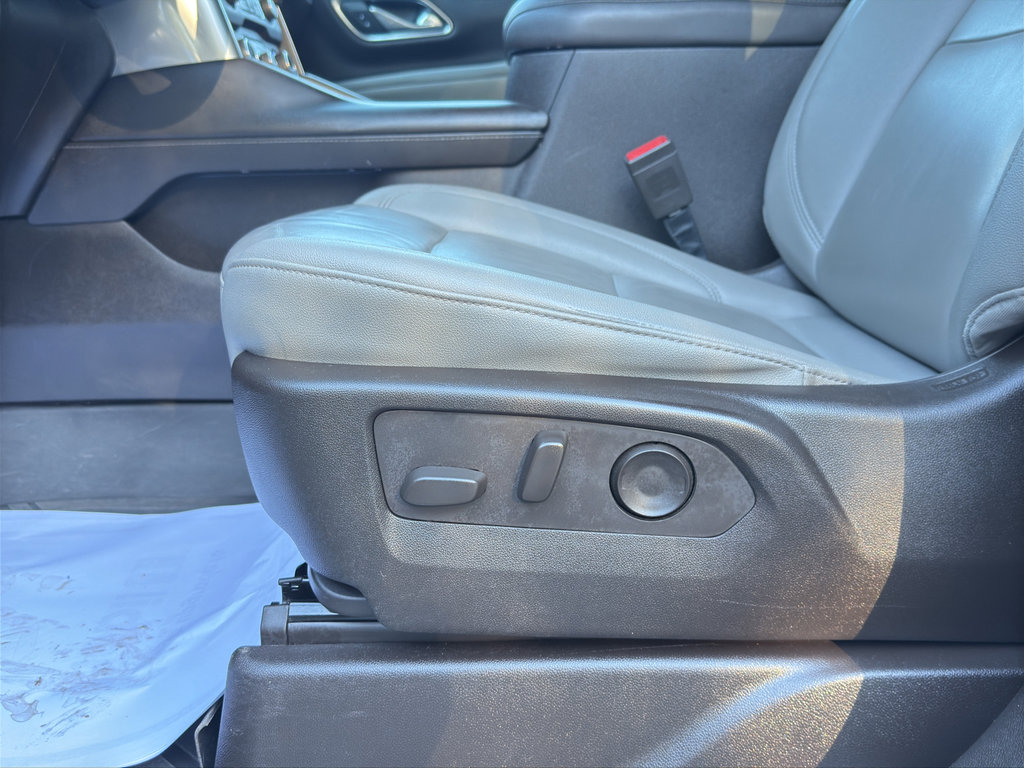 Used 2023 Chevrolet Suburban Z71 image 27