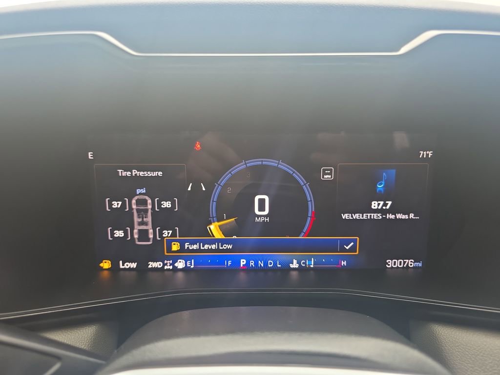 Used 2024 Chevrolet Colorado ZR2 w/ Technology Package AWD/4WD image 32