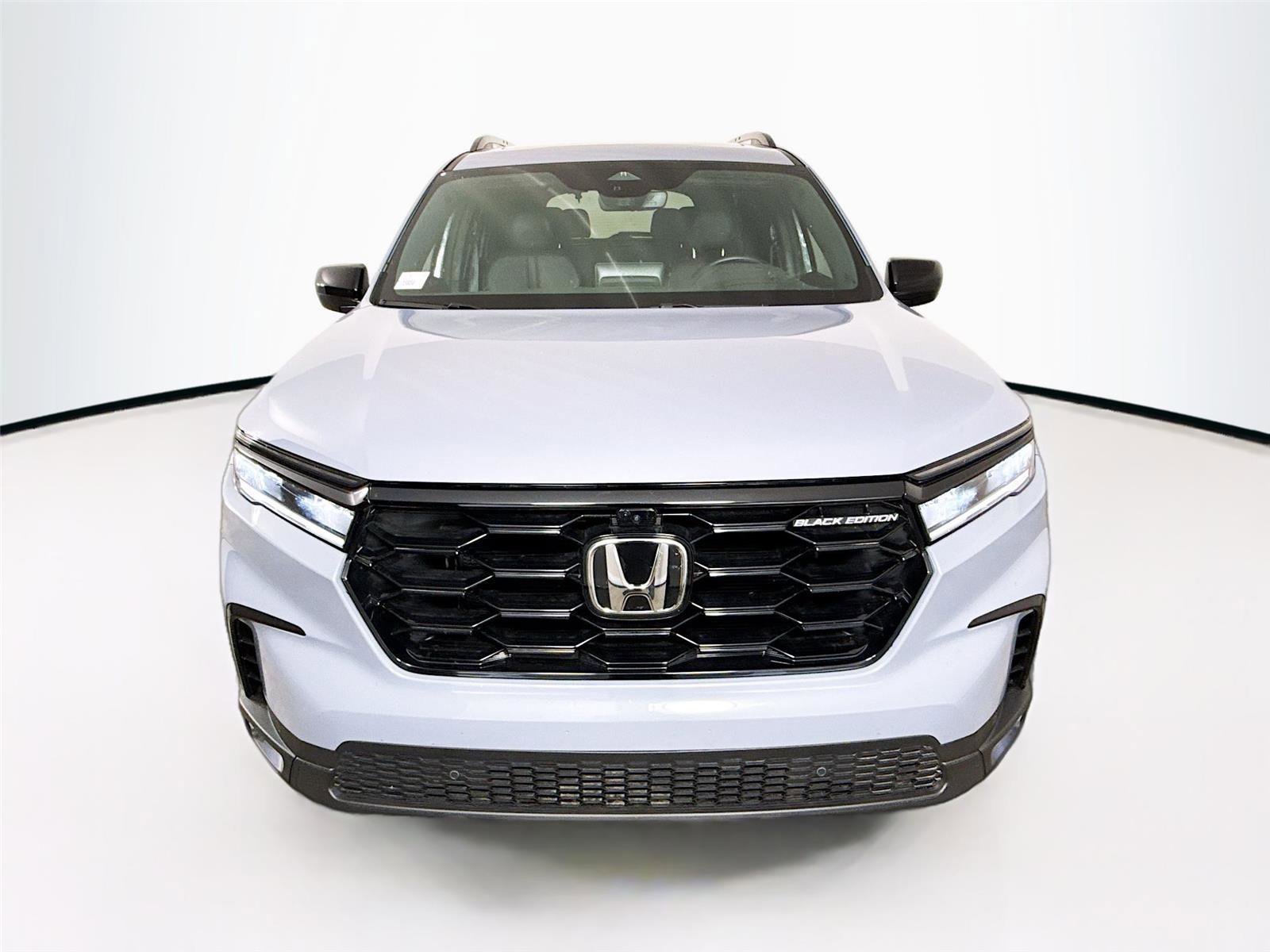 Used 2025 Honda Pilot Black Edition image 3