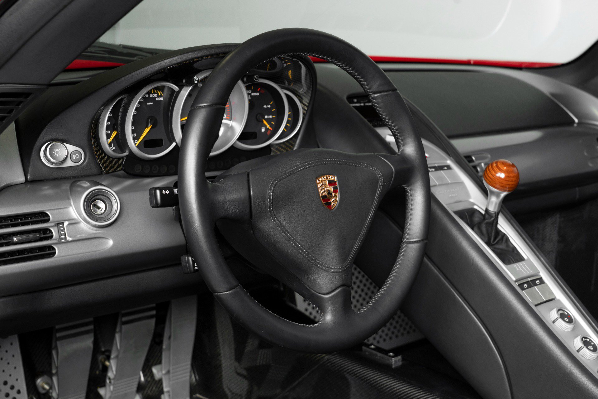 Used 2004 Porsche Carrera GT image 15