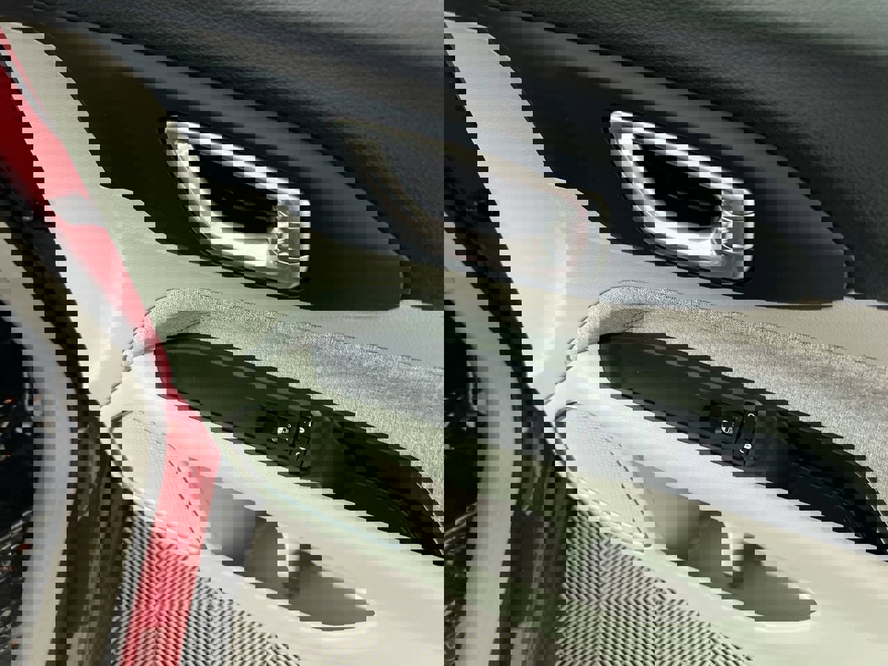 Used 2024 Jeep Compass Latitude image 29