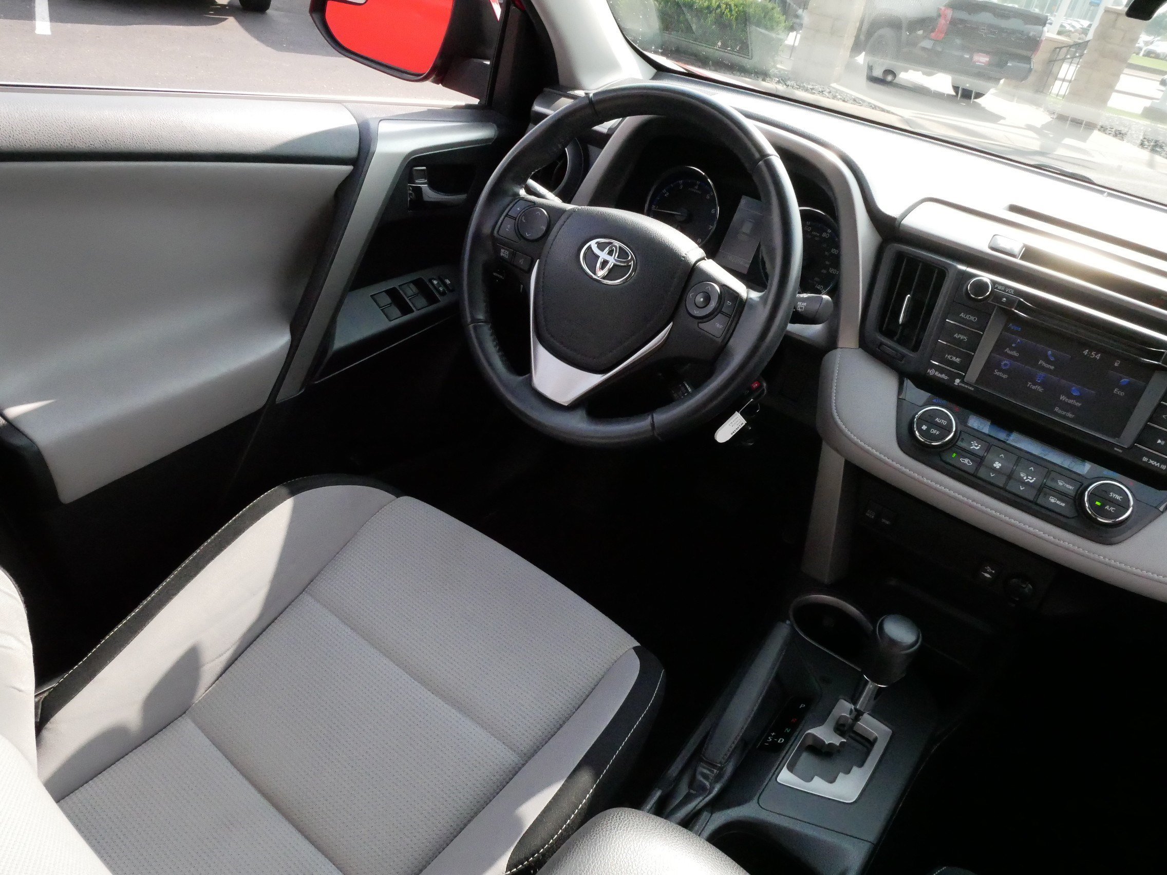 Used 2016 Toyota RAV4 XLE AWD/4WD image 9