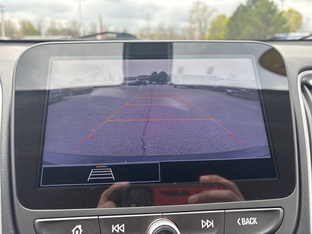Used 2021 Chevrolet Malibu LS FWD image 26