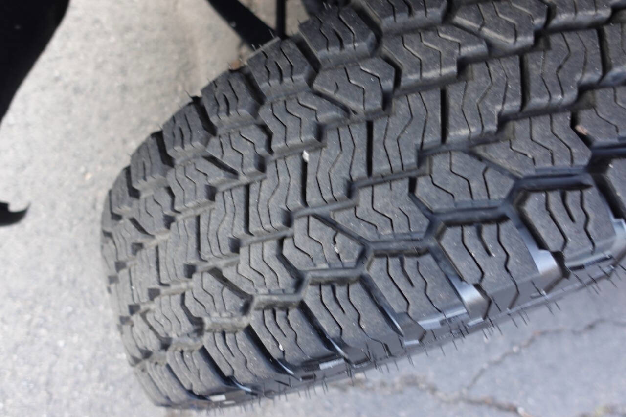 Used 2023 Chevrolet Silverado 2500 LT w/ Convenience Package image 57