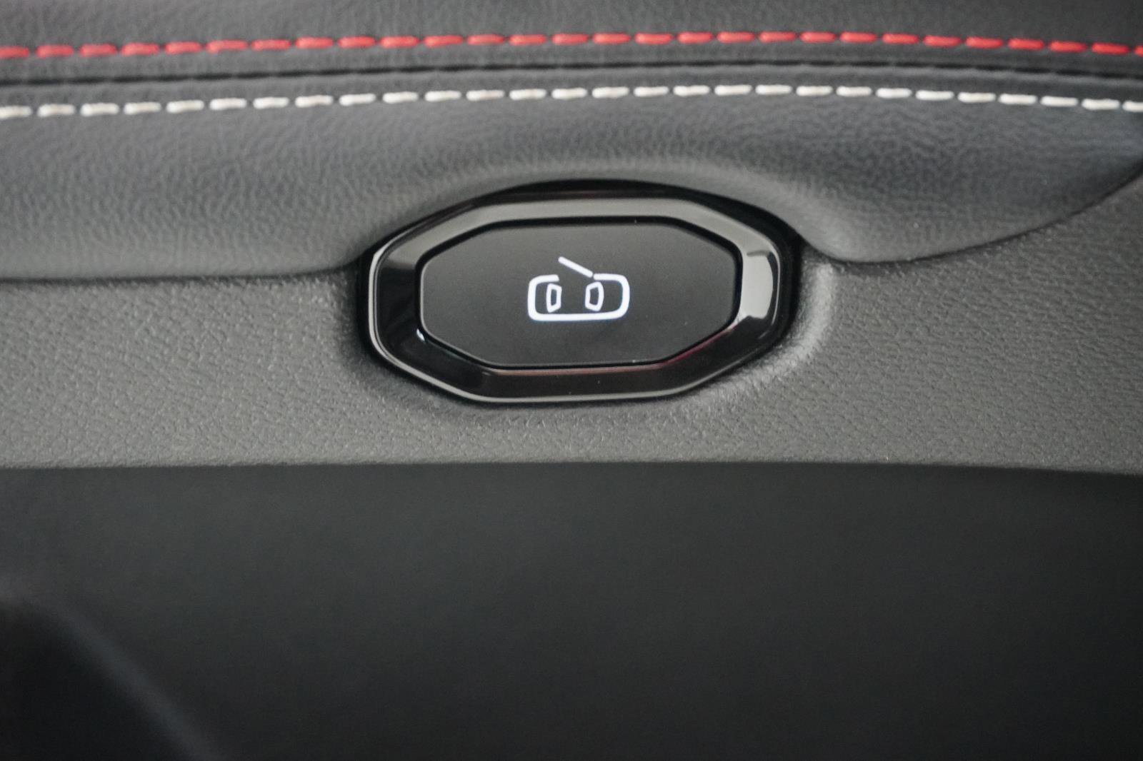 Used 2024 Dodge Charger R/T w/ Plus Group image 11