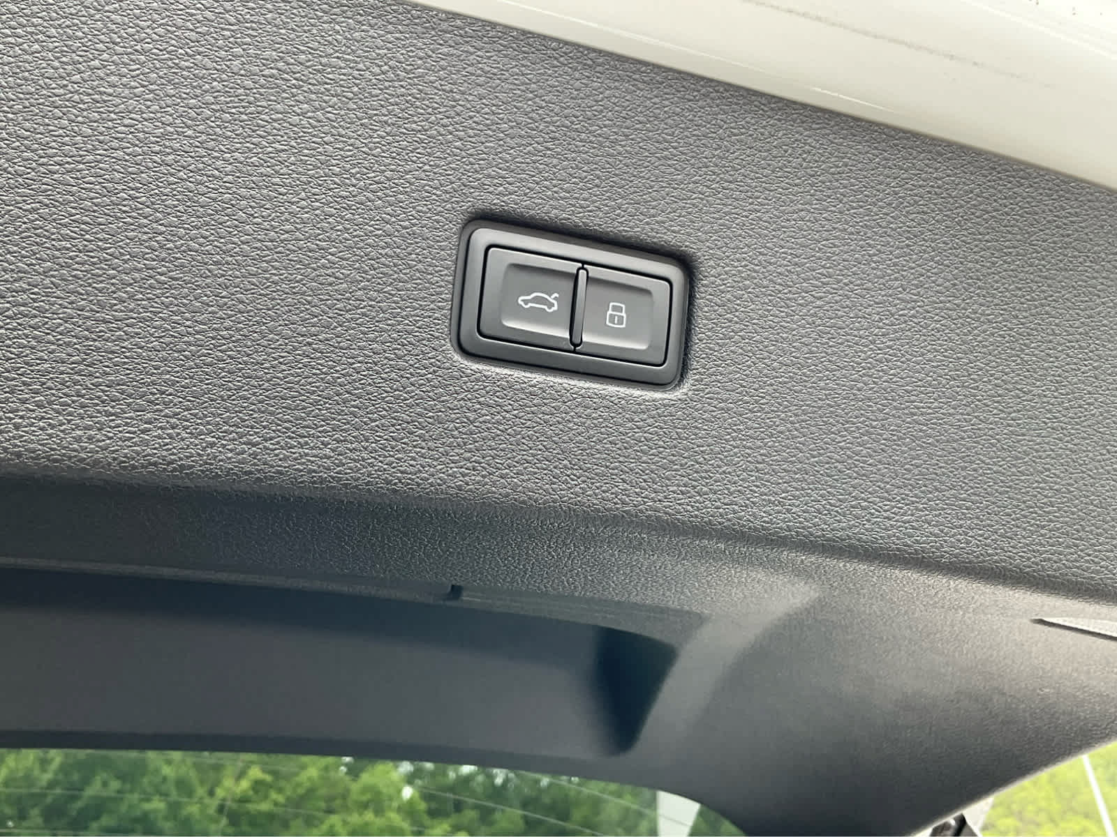 Used 2025 Audi Q8 Premium Plus AWD/4WD image 30