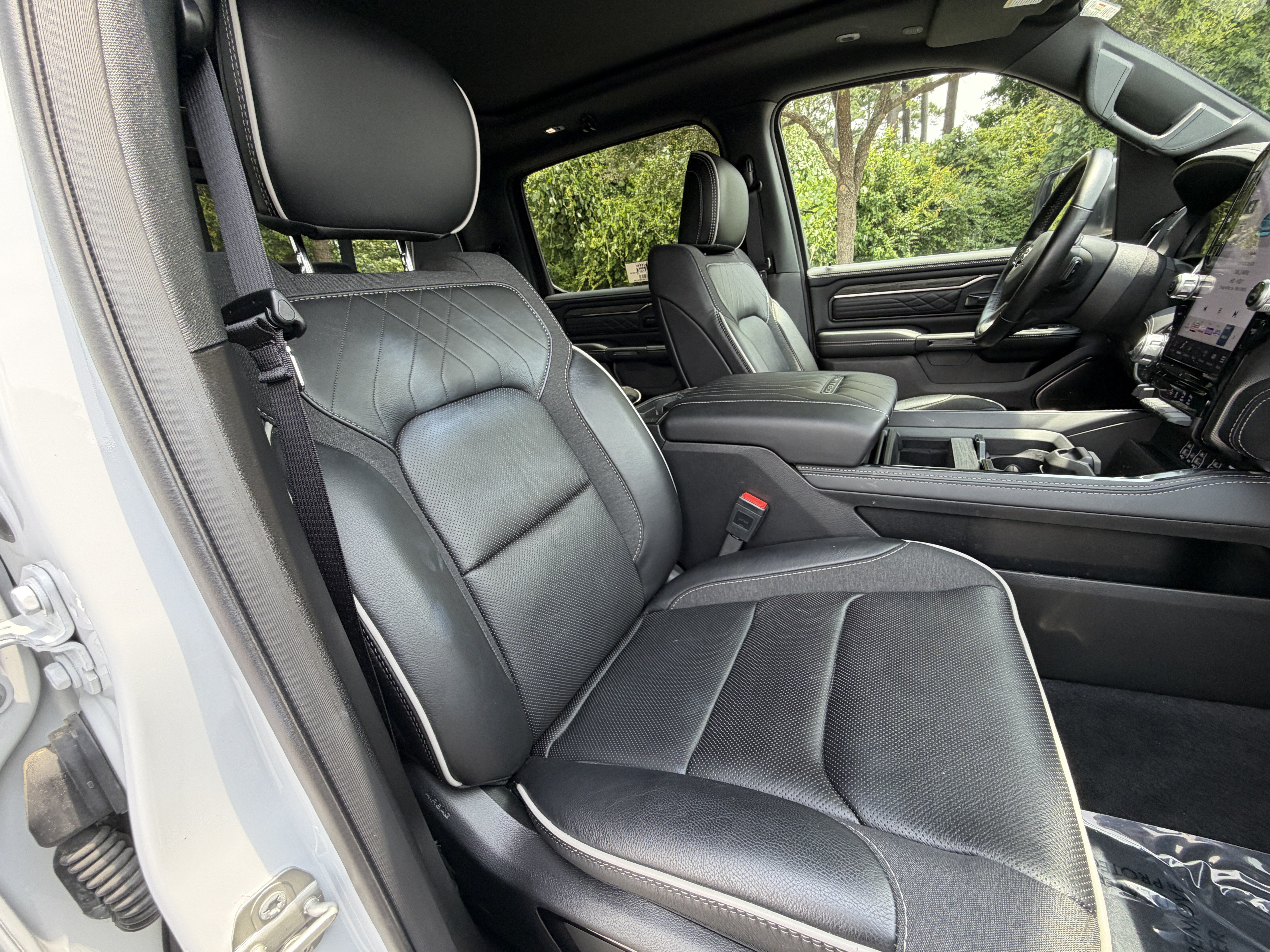 Used 2025 RAM 1500 Limited w/ Off Road Group AWD/4WD image 22