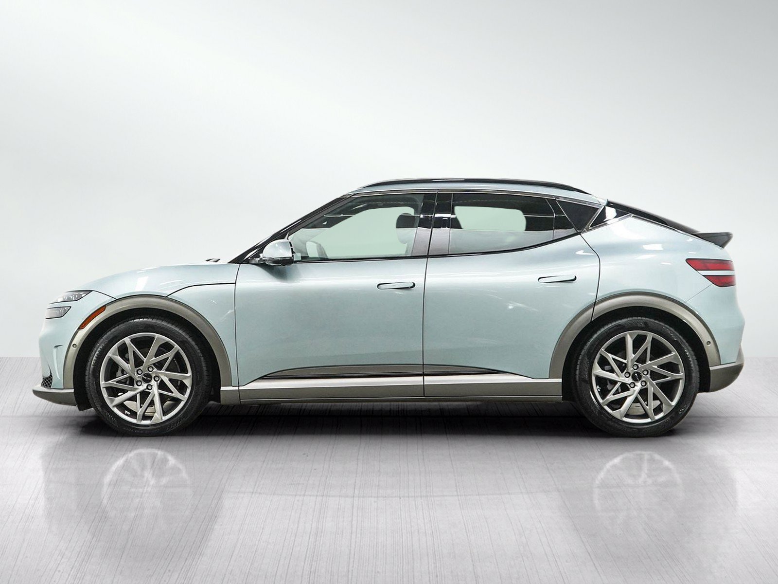 Used 2023 Genesis GV60 Advanced AWD/4WD image 2
