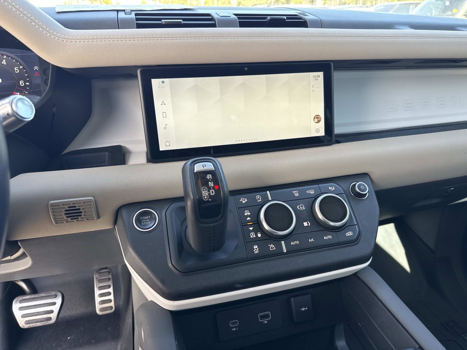 Used 2021 Land Rover Defender 110 S image 25