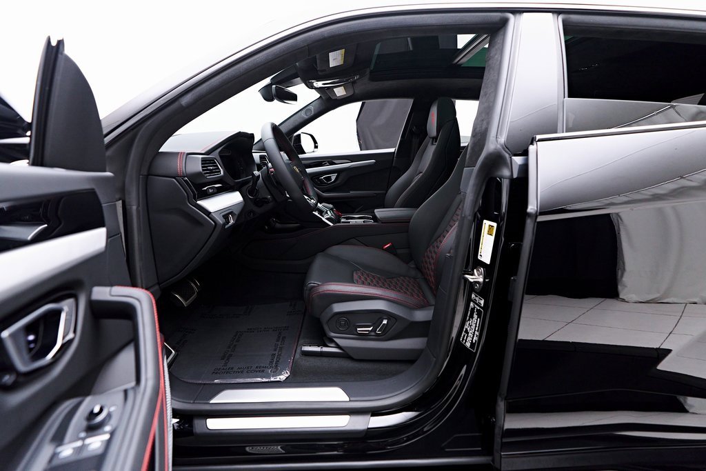 Used 2022 Lamborghini Urus image 37