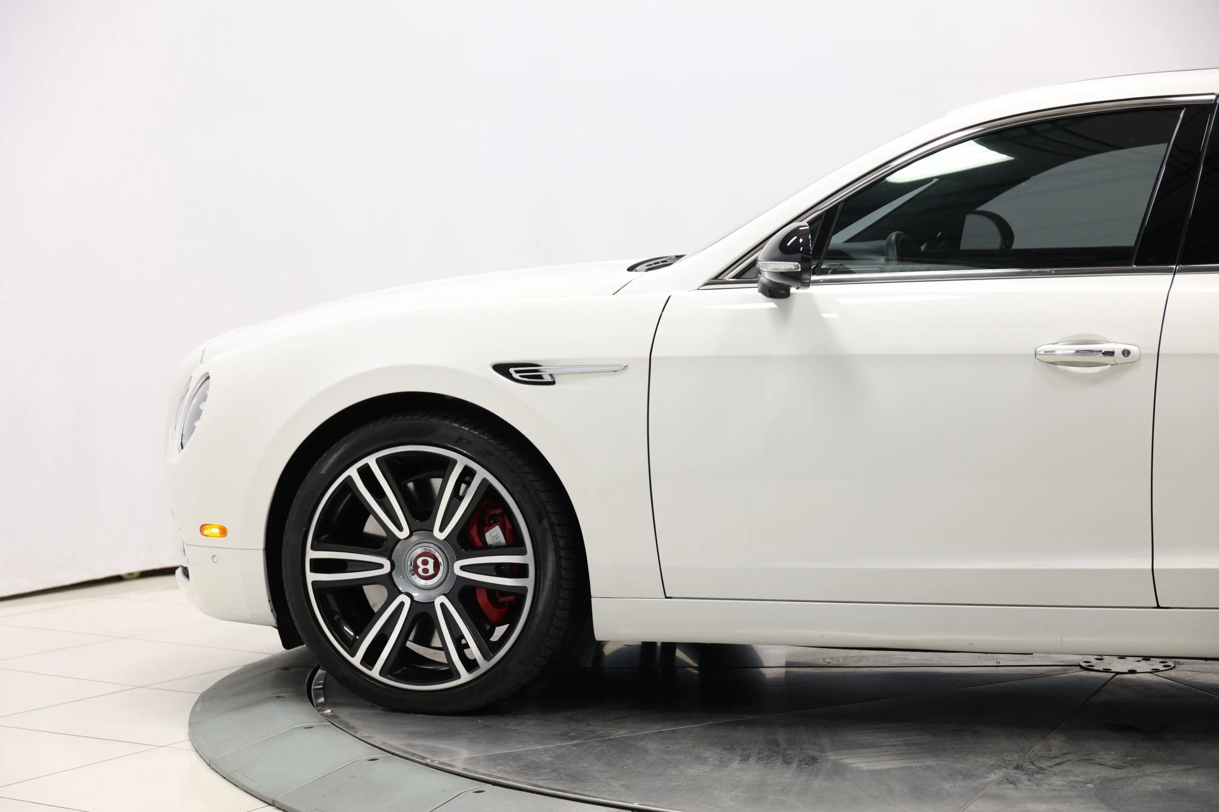 Used 2017 Bentley Flying Spur S V8 AWD/4WD image 8
