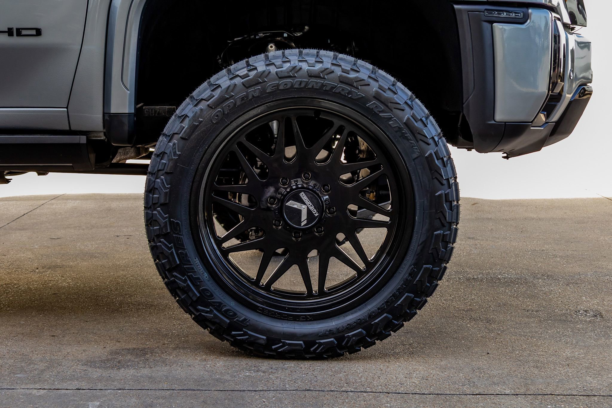 Used 2025 GMC Sierra 2500 AT4X w/ Snow Plow Prep/Camper Package image 12