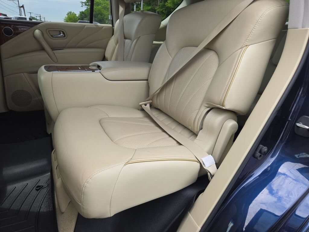 Used 2015 INFINITI QX80 4WD w/ Deluxe Technology Package image 29