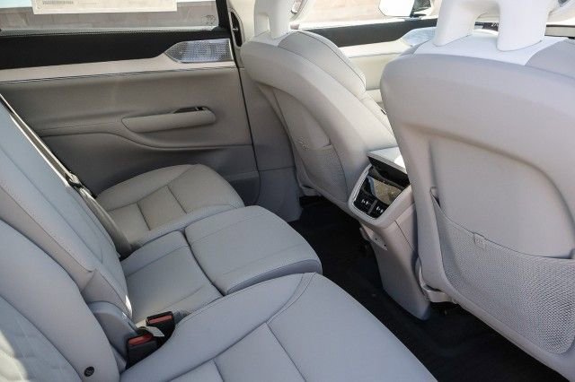 New 2025 Volvo EX90 Ultra image 13