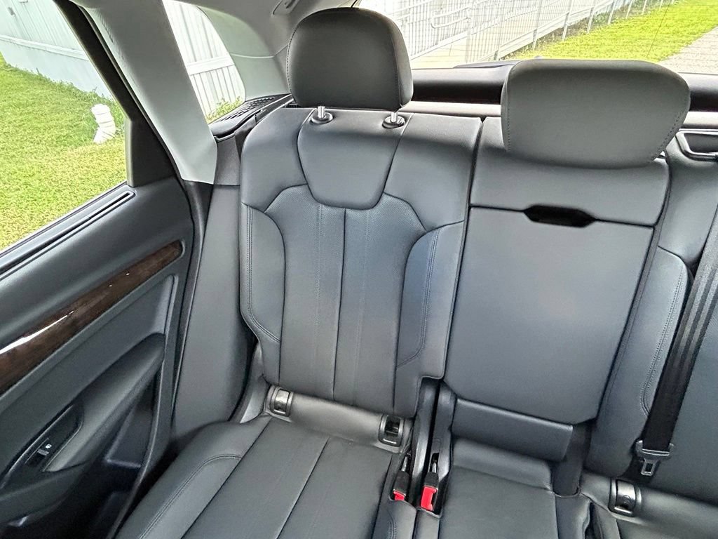 Used 2019 Audi Q5 2.0T Premium Plus w/ Premium Plus Package AWD/4WD image 12