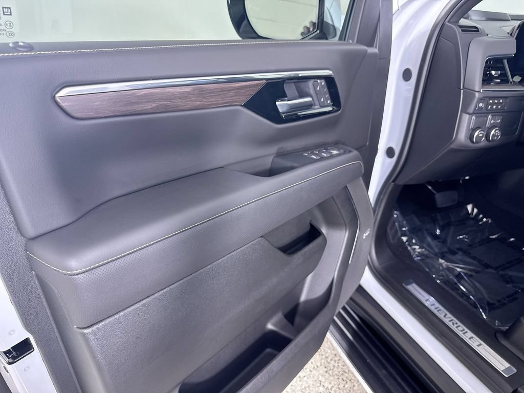 Used 2026 Chevrolet Tahoe Premier RWD image 13