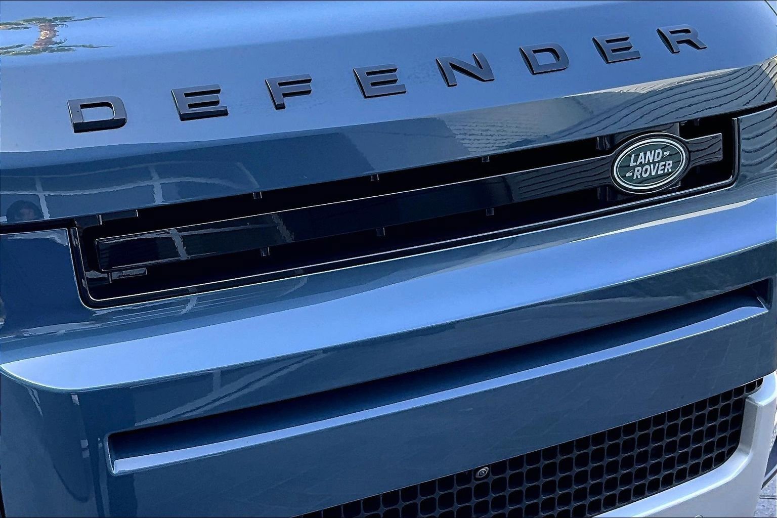Certified 2025 Land Rover Defender 110 S AWD/4WD image 30