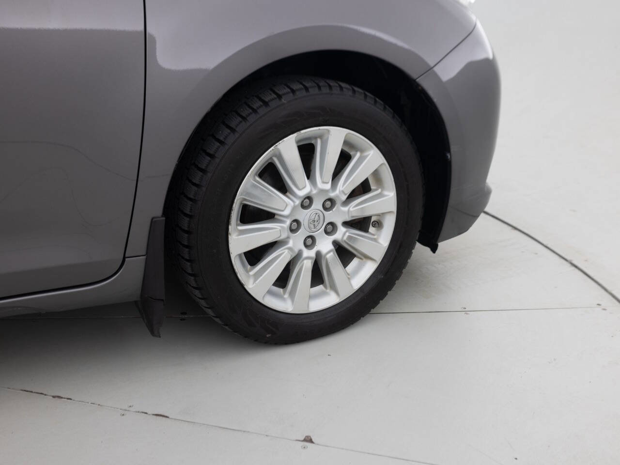 Used 2014 Toyota Sienna XLE AWD/4WD image 19