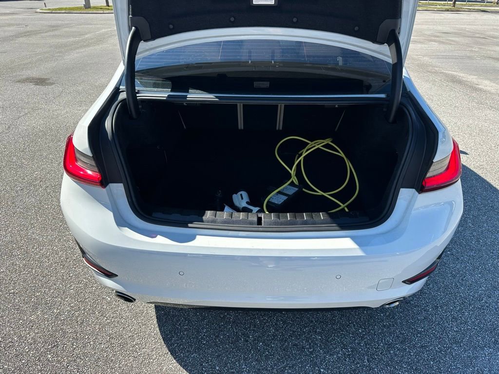 Used 2022 BMW 330e w/ Driving Assistance Package image 7