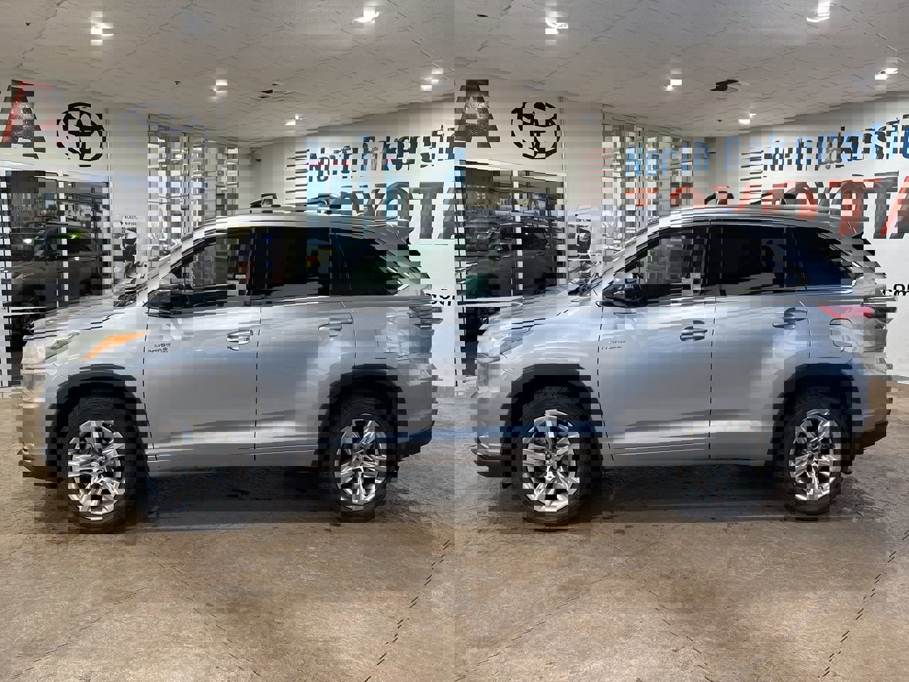 Used 2015 Toyota Highlander Limited image 7