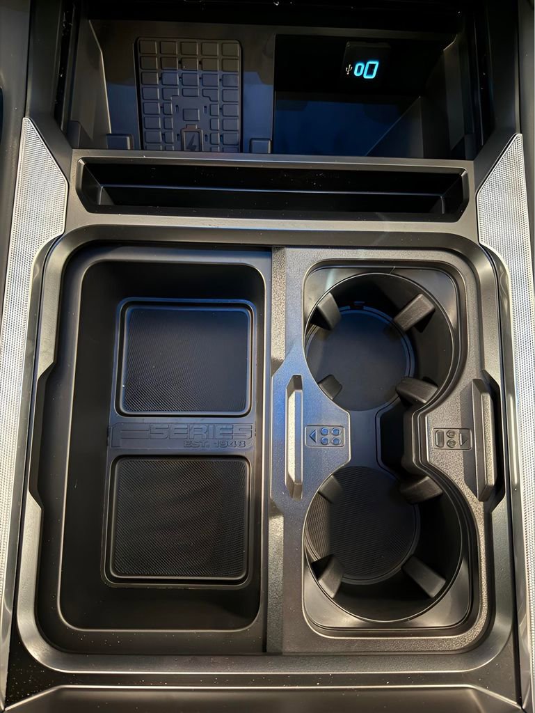 New 2026 Ford F250 Platinum w/ FX4 Off-Road Package image 13