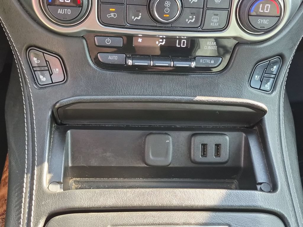 Used 2017 Chevrolet Suburban Premier AWD/4WD image 26