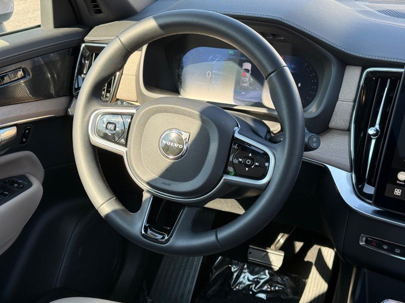 Used 2026 Volvo XC90 B6 Plus AWD/4WD image 14