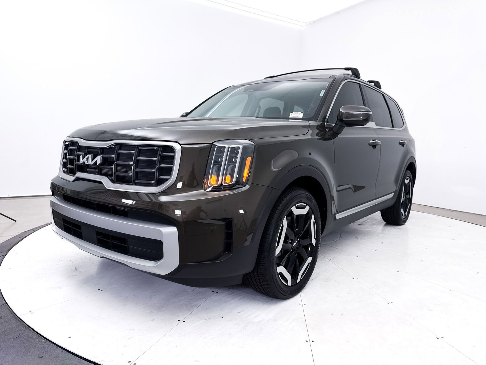 Certified 2025 Kia Telluride S image 16