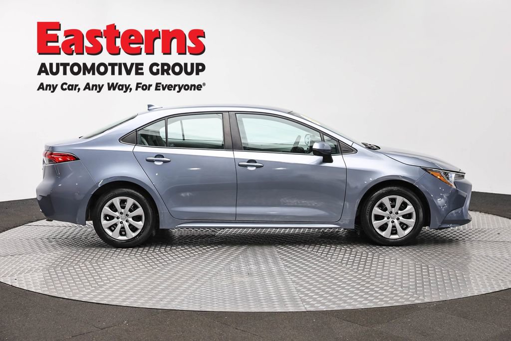 Used 2022 Toyota Corolla LE FWD image 4