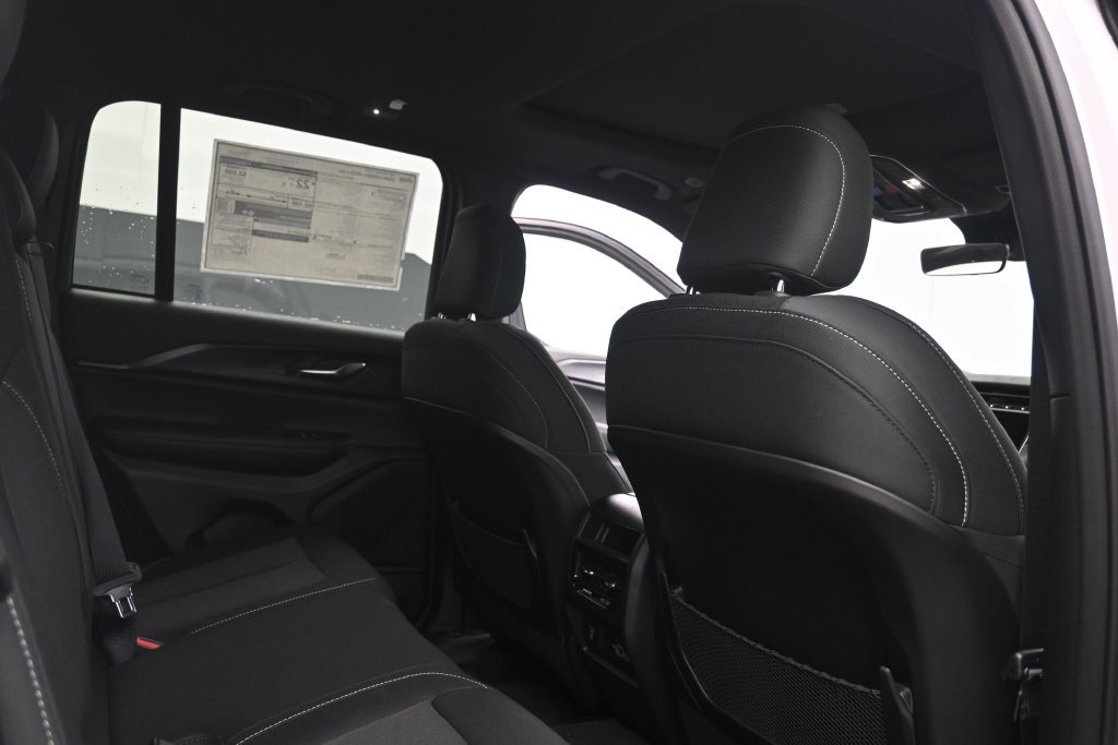 New 2027 Jeep Grand Cherokee Laredo X AWD/4WD image 18