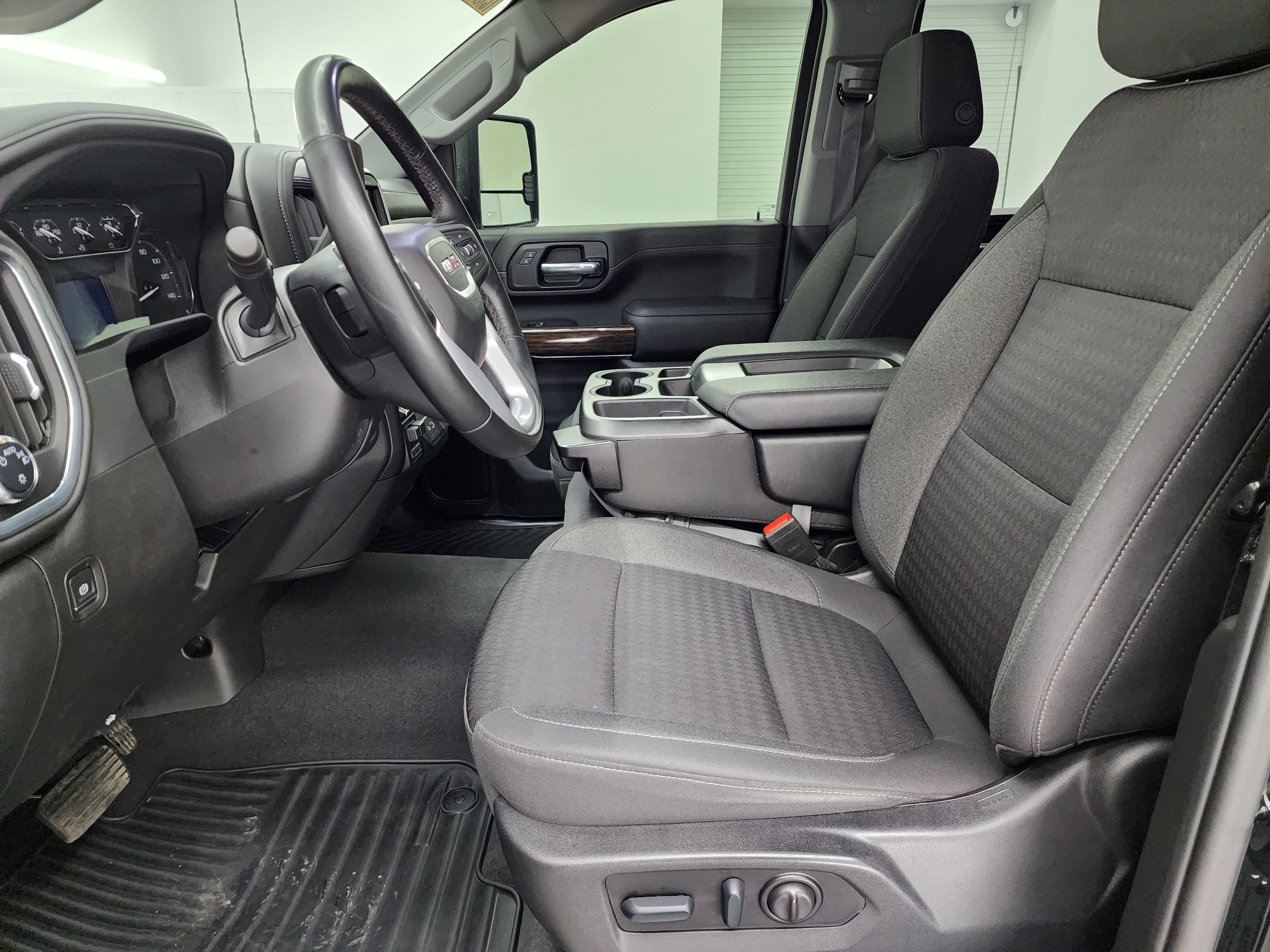 Used 2023 GMC Sierra 2500 SLE w/ SLE Convenience Package image 8