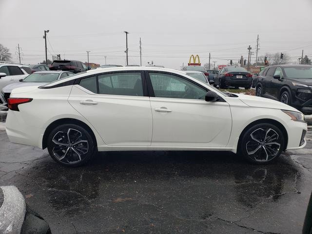 New 2025 Nissan Altima 2.5 SR image 7