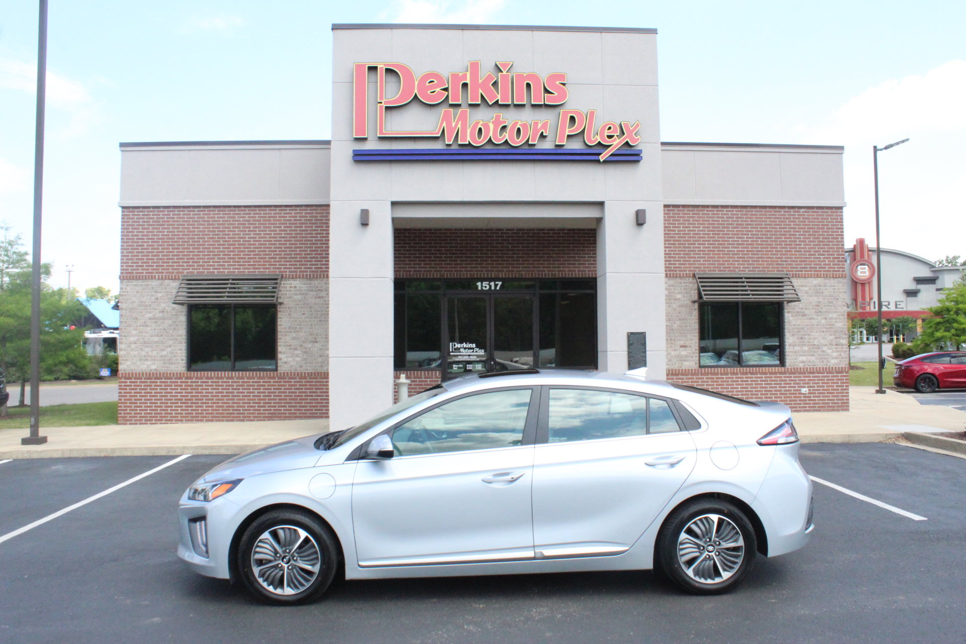 Used 2022 Hyundai Ioniq Limited FWD image 10