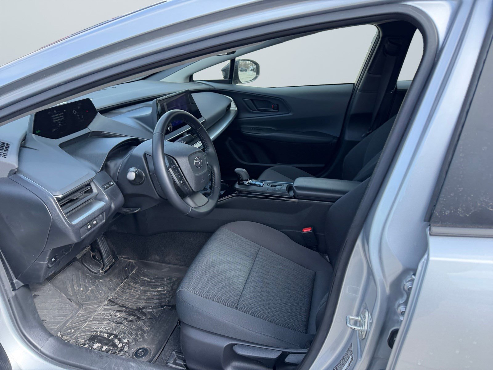 Used 2023 Toyota Prius LE image 11