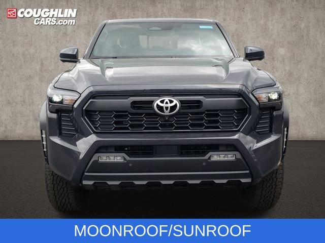 Used 2024 Toyota Tacoma TRD Off-Road w/ TRD Off Road Premium Package image 3