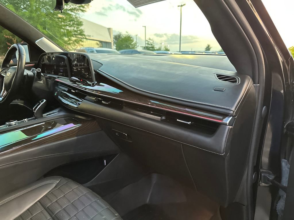 Used 2023 Cadillac Escalade ESV Sport Platinum w/ LPO, ONYX Package AWD/4WD image 42
