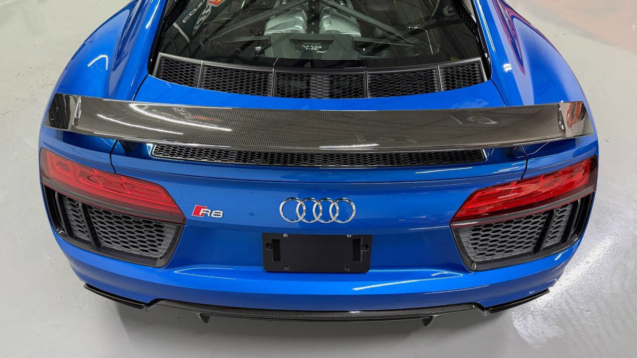 Used 2017 Audi R8 V10 plus w/ Full Leather Package image 20
